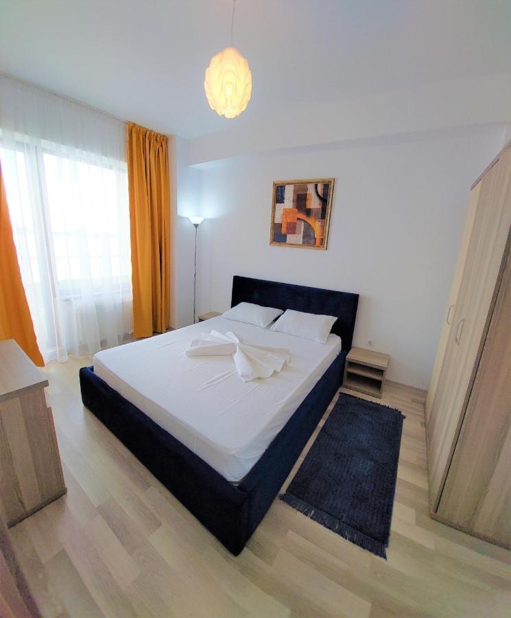 North Club Apartments Mamaia Bagian luar foto