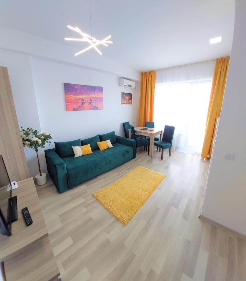 North Club Apartments Mamaia Bagian luar foto